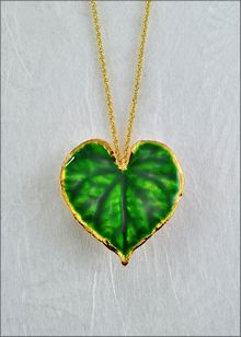 Real Leaf Jewelry | Ivy Leaf Pendant