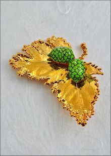 Pine Cone Jewelry | Pine Cone Pin