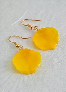 Rose Petal Earring - Yellow