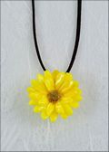 Daisy Pendant in Yellow