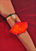 Beaded Ginkgo Napkin Holder/Wine Charm in Iridescent