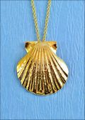 Medium Pectin Shell Pendant in Gold