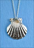 Medium Pectin Shell Pendant in Silver